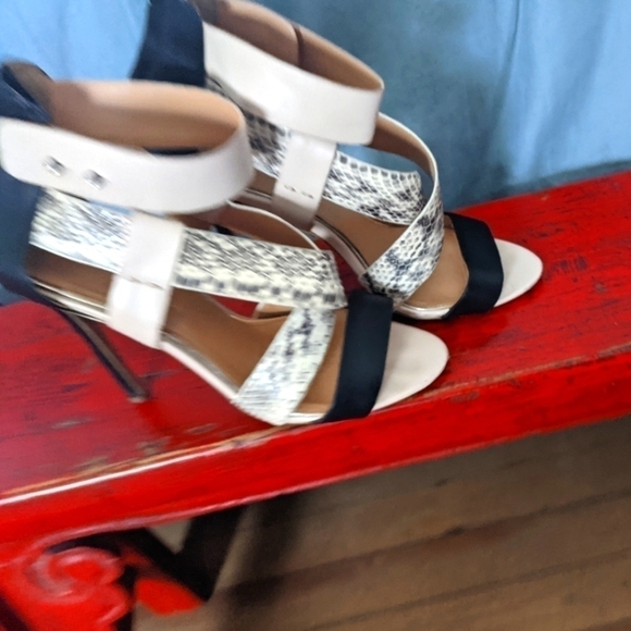 BADGLEY Mischka Strapy Multi Leather Pumps 8.5 Snakeskin - Picture 3 of 10